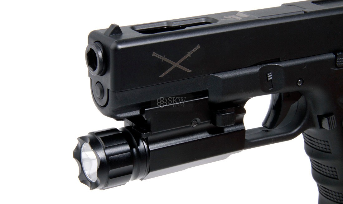 DELTA TACTICS PICATINNY RAIL FLASHLIGHT