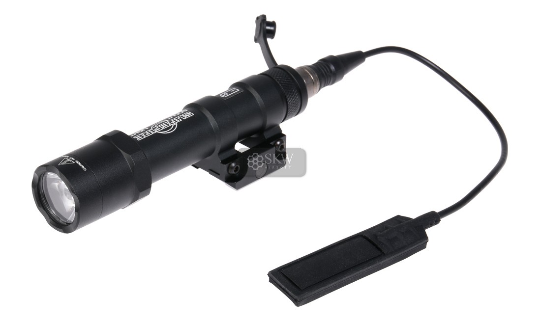 LINTERNA TÁCTICA M600B 470 LUMENS ELEMENT