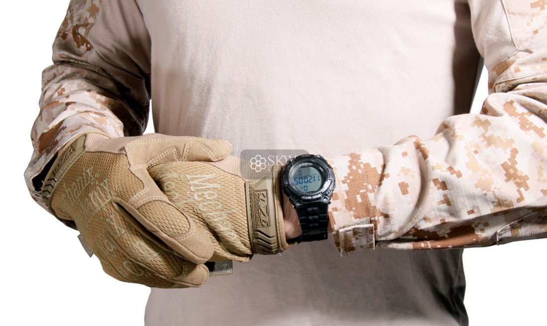 RELOJ TACTICO CON PODOMETRO NEGRO DELTA TACTICS